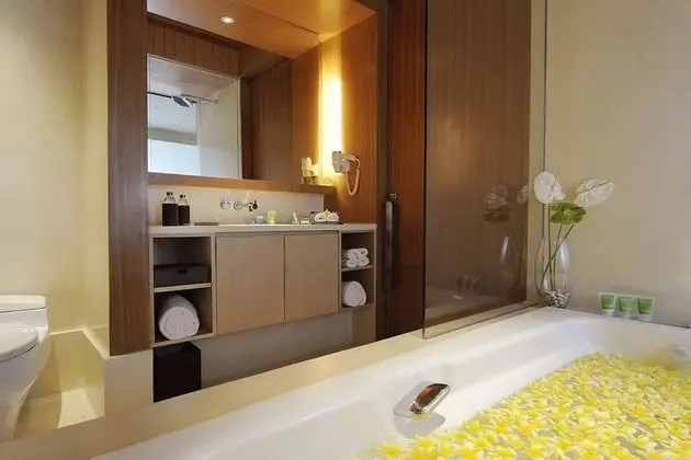 Süit, 2 Yatak Odası, Balkon, Havuz Manzaralı