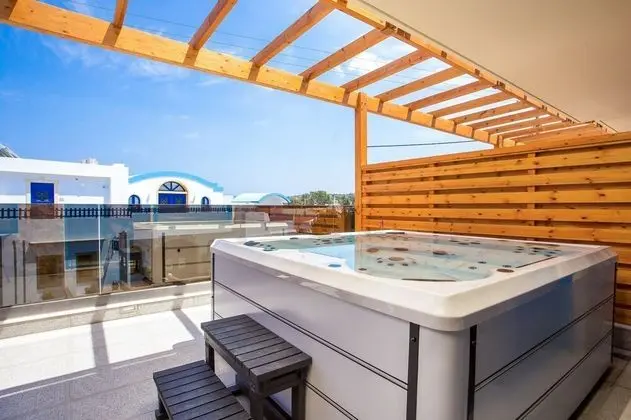Premium Tek Büyük Yataklı Oda, Jakuzi, Kısmi Deniz Manzaralı