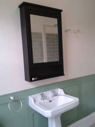 Tek Büyük Yataklı Oda, Ortak Banyo