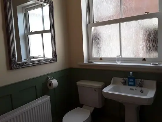 Tek Büyük Yataklı Oda, Ortak Banyo