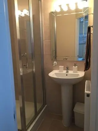 Economy Tek Büyük Yataklı Oda, Özel Banyo (Room 2)