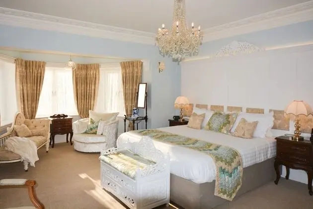 1 Victoria & Albert room