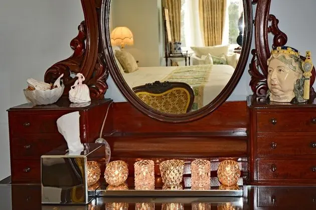 1 Victoria & Albert room
