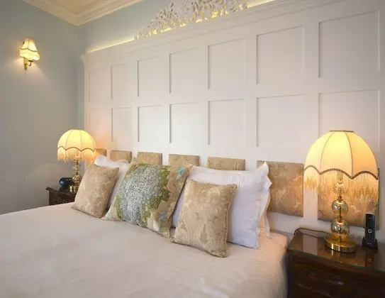 1 Victoria & Albert room