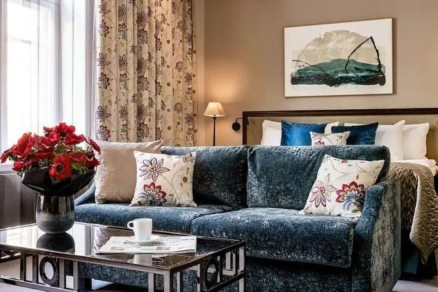 Grand Deluxe