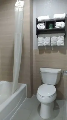 Oda, 1 En Büyük (King) Boy Yatak, Buzdolabı ve Mikrodalga