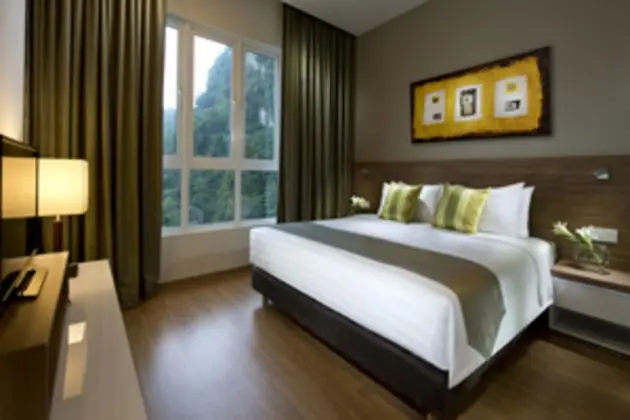 Suit Deluxe Lake View