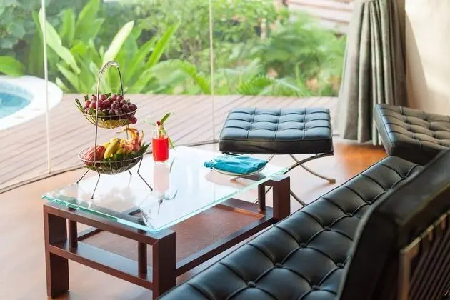Oceanfront Jacuzzi Villa (Adults Only)