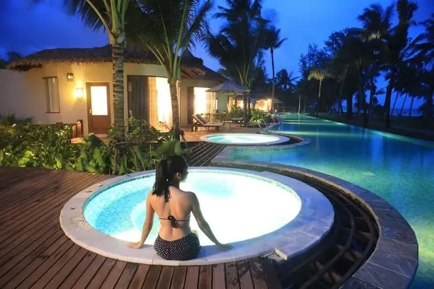Oceanfront Jacuzzi Villa (Adults Only)