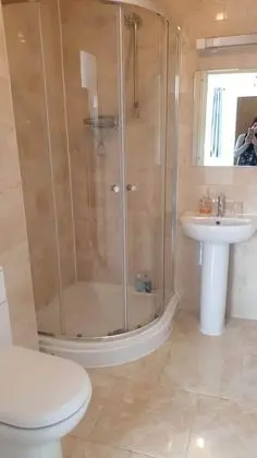 Tek Büyük veya İki Ayrı Yataklı Oda, Banyolu/Duşlu