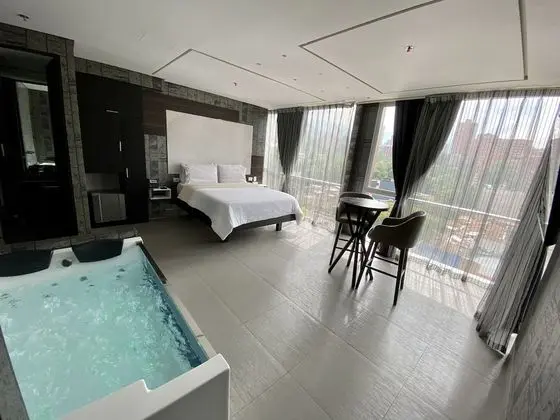 Suite Ambassador