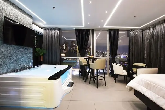 Suite Ambassador