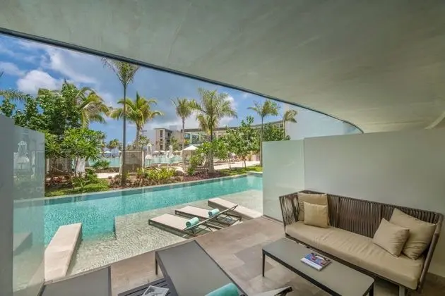 Romance Junior Suite Swim-Out Partial Ocean View