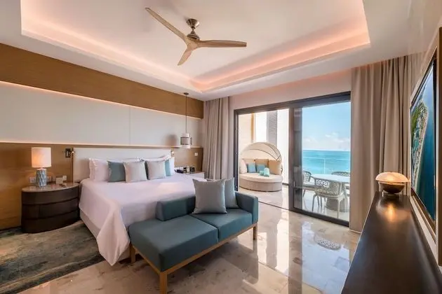 Serenity Club, One Bedroom, Master Suite, Ocean Front