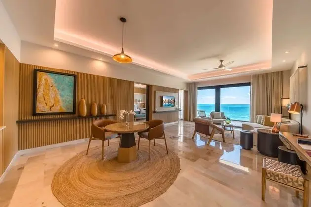 Serenity Club, One Bedroom, Master Suite, Ocean Front