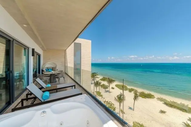 Serenity Club, One Bedroom, Master Suite, Ocean Front