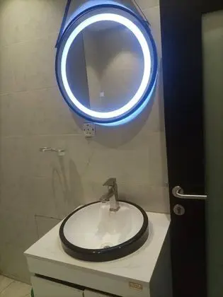 Luxury Oda