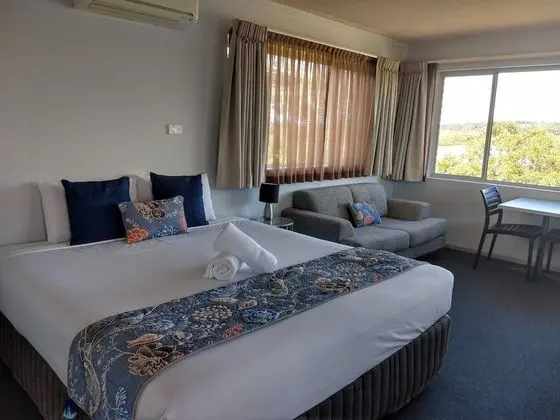Oda, 1 En Büyük (King) Boy Yatak, Nehir Manzaralı (Riverview King Room)