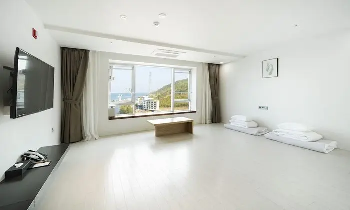 Premium Half Ocean Ondol [Free Warm Pool, Risabu Cruise Weekday KRW9900, Cable Car KRW11800]