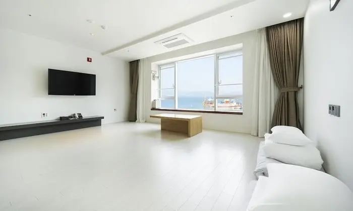 Premium Half Ocean Ondol [Free Warm Pool, Risabu Cruise Weekday KRW9900, Cable Car KRW11800]