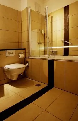 Business Tek Büyük Yataklı Oda