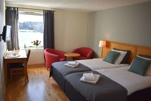 Standard Tek Büyük Yataklı Oda, Göl Manzaralı