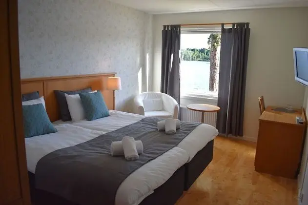 Standard Tek Büyük Yataklı Oda, Göl Manzaralı