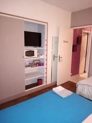 Classic Üç Kişilik Oda, Ortak Banyo