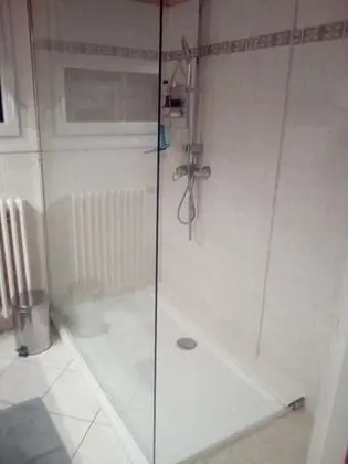 Üç Kişilik Oda, Ortak Banyo