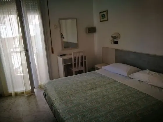 Tek Büyük veya İki Ayrı Yataklı Oda, Balkon, Deniz Manzaralı