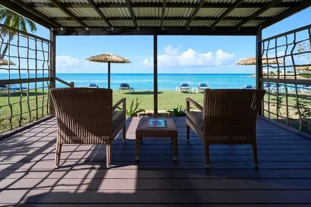Beachfront Bungalow (2 Single Beds)