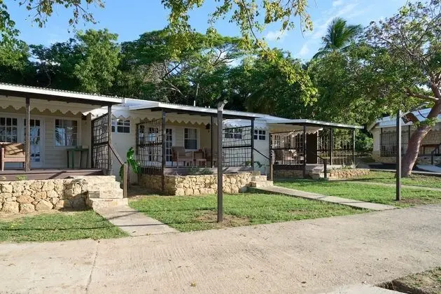 Garden View Bungalow(1 King Bed)