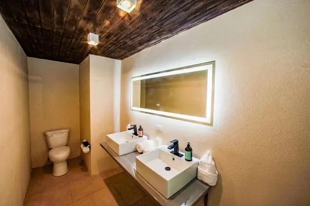 Superior Seaview Room (2 Double Beds)