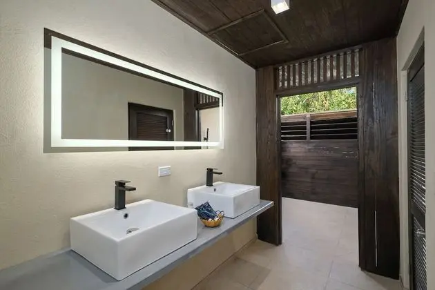 Superior Seaview Room (2 Double Beds)