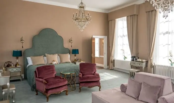 Empress Suite