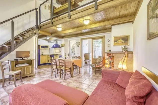 Family Apart Daire, Birden Çok Yatak, Bahçeli (Hawthorn apt with shared pool family)