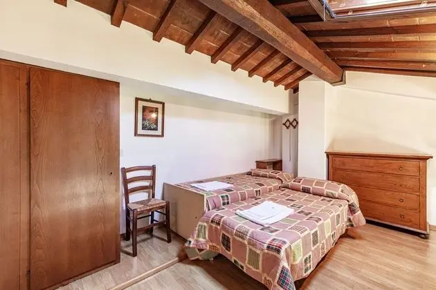 Family Apart Daire, Birden Çok Yatak, Bahçeli (Hawthorn apt with shared pool family)