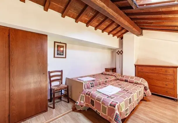 Family Apart Daire, Birden Çok Yatak, Bahçeli (Hawthorn apt with shared pool family)