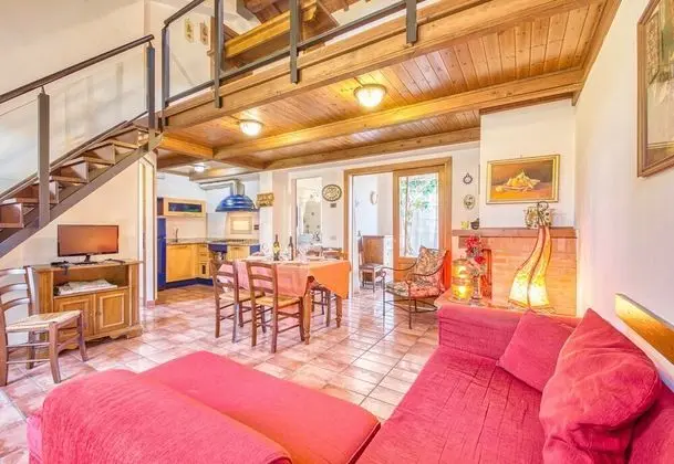 Family Apart Daire, Birden Çok Yatak, Bahçeli (Hawthorn apt with shared pool family)