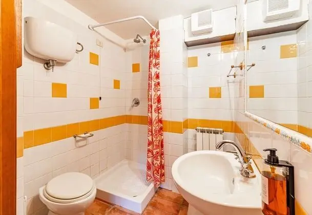 Family Apart Daire, Birden Çok Yatak, Bahçeli (Hawthorn apt with shared pool family)