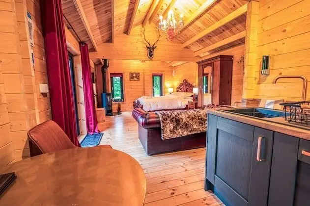 Romantic Kulübe, 1 Yatak Odası (Owl Lodge)