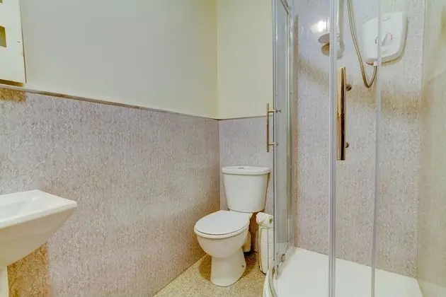 Tek Büyük Yataklı Oda, Sigara İçilmez, Buzdolabı