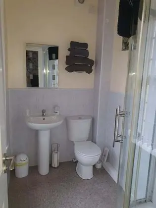 Tek Büyük Yataklı Oda, Sigara İçilmez, Buzdolabı