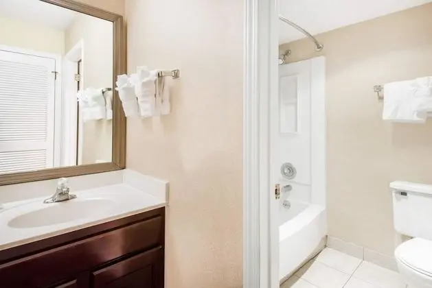 Süit, Birden Çok Yatak, Sigara İçilmez (One-Bedroom)