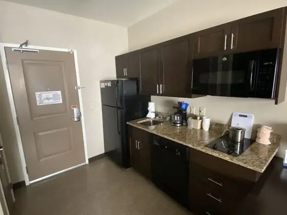 Deluxe Studio Suite, 1 King Bed, Accessible, Non Smoking, No Pets