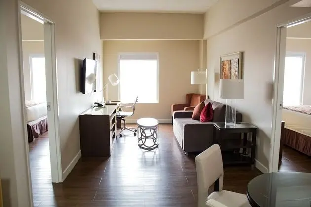 Süit, 2 Yatak Odası, Sigara İçilmez (1 King Bed and 2 Queen Beds)
