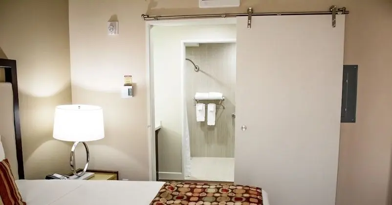Süit, 2 Yatak Odası, Sigara İçilmez (1 King Bed and 2 Queen Beds)