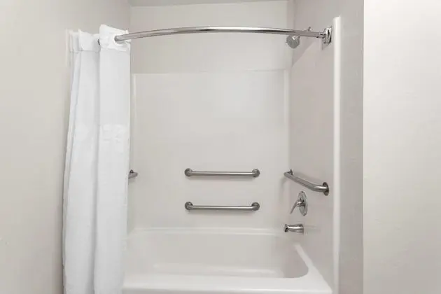 Engellilere uygun banyo