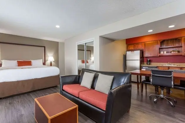 ADA Room, 1 King Bed, Non Smoking