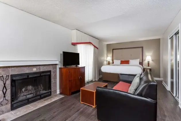 ADA Room, 1 King Bed, Non Smoking